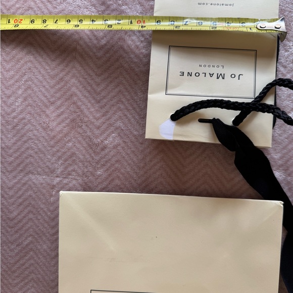 New Jo Malone Gift Set - box, two bags, two ribbons, perfume sample - Picture 10 of 16